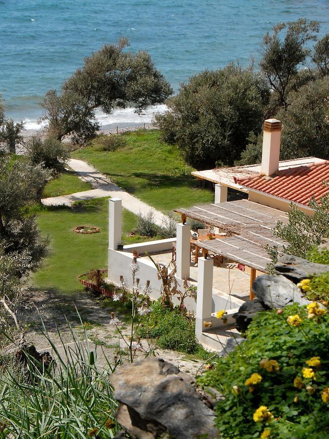 Melinda Holiday House Plomari Zimmer foto